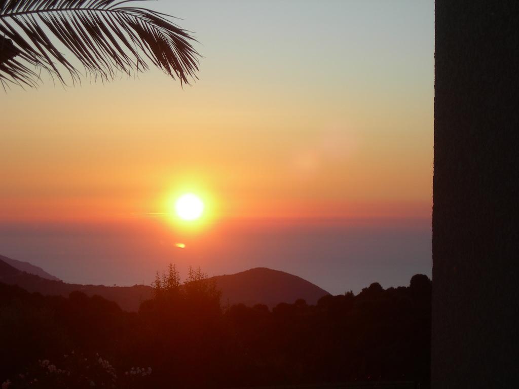 Gites Sassone, Vue Panoramique Sur Ajaccio Et La Mer Алата Номер фото
